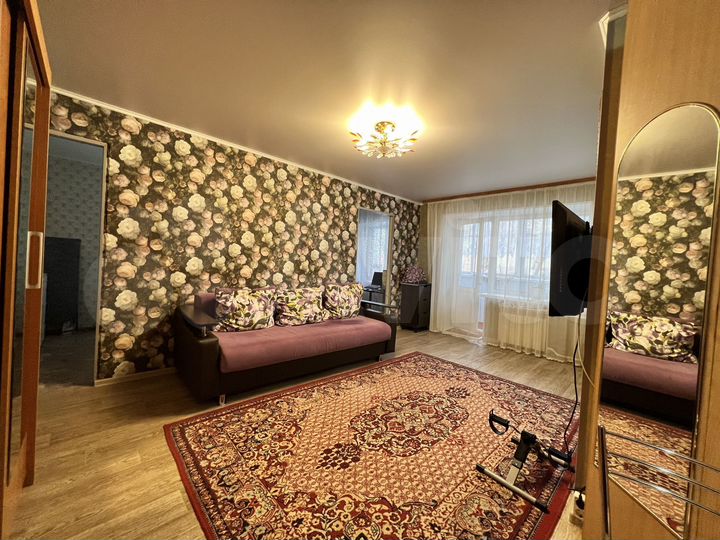 2-к. квартира, 42 м², 1/4 эт.