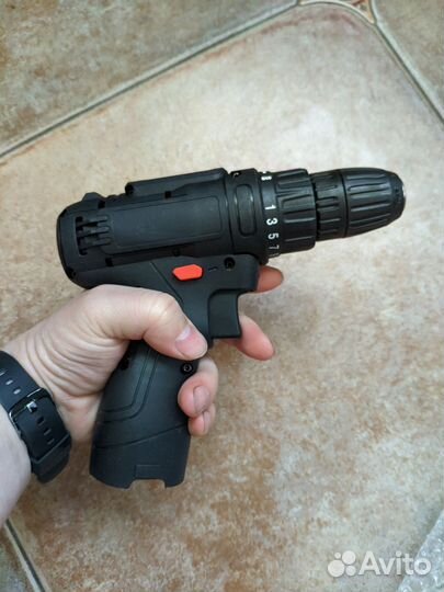 Шуруповерт 12V Новый