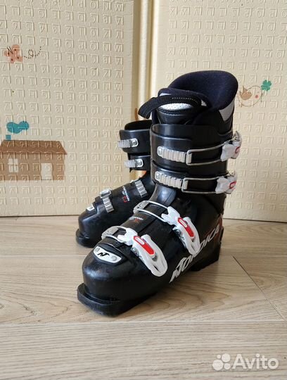 Горнолыжные ботинки детские 24,5