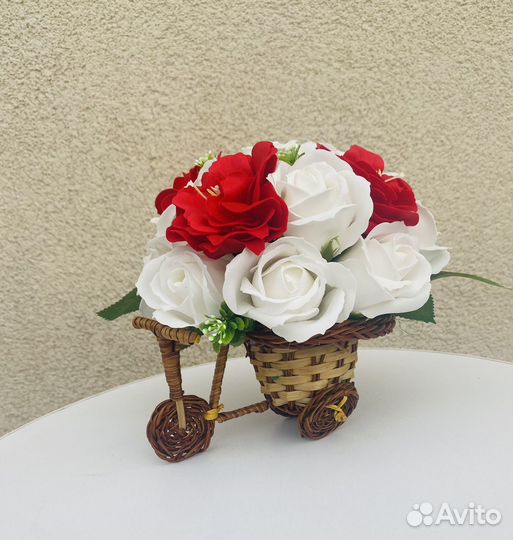 Букет в плетеной карете