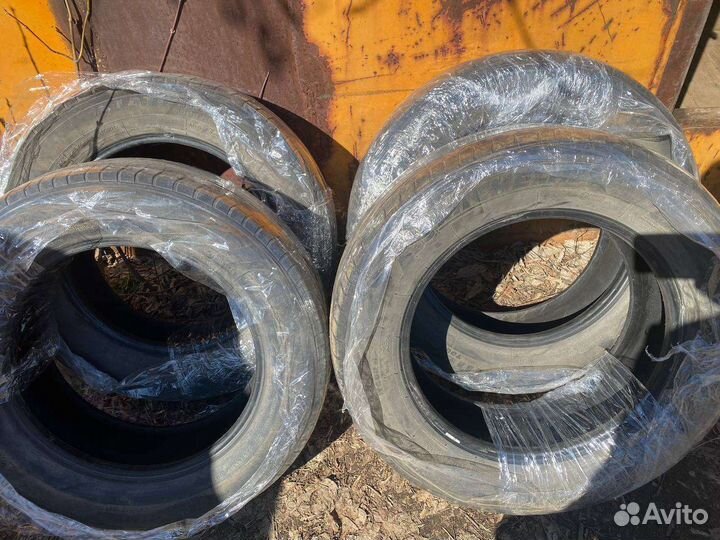 Michelin Latitude Tour HP 225/65 R17 102