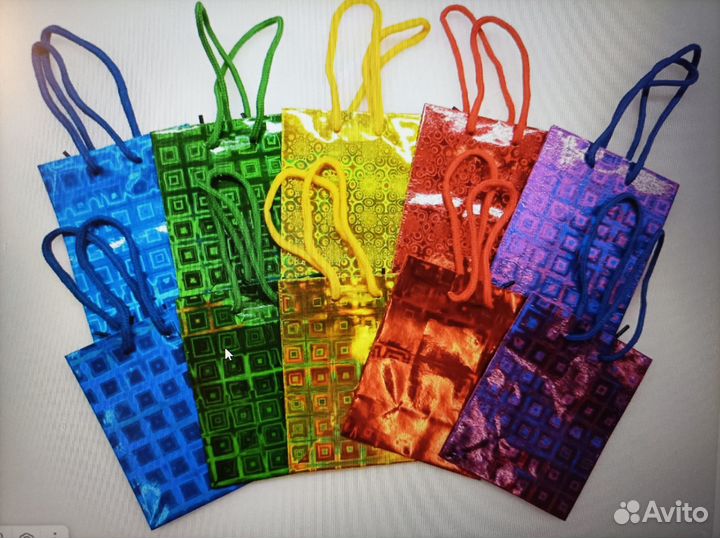 Продаю подарочные пакеты новые