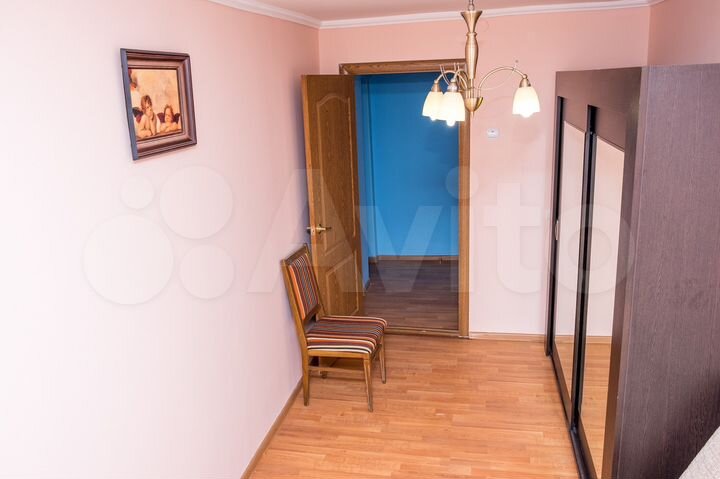 3-к. квартира, 65 м², 1/3 эт.