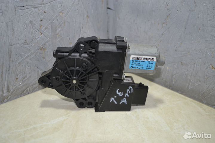 Моторчик стеклоподьемника задний левый Kia Ceed 2