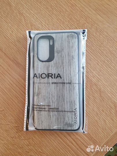 Чехол на телефон