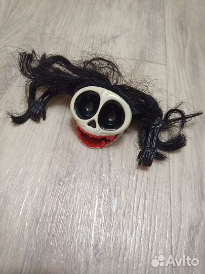 Череп зубастик