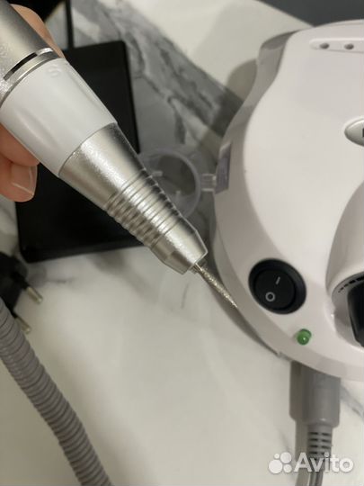 Все для маникюра набор, лампа, аппарат