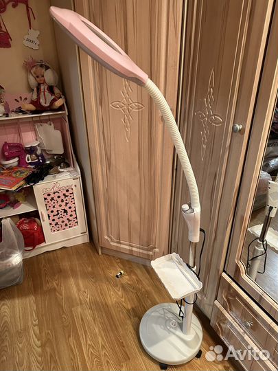 Лампа для наращивания ресниц с лупой новая