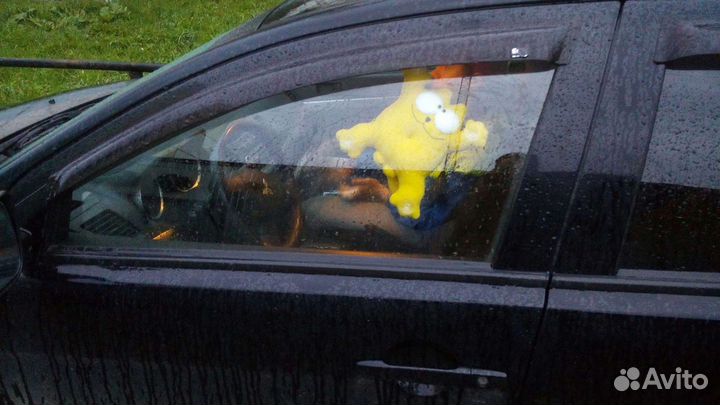 Кот саймон на присосках в авто