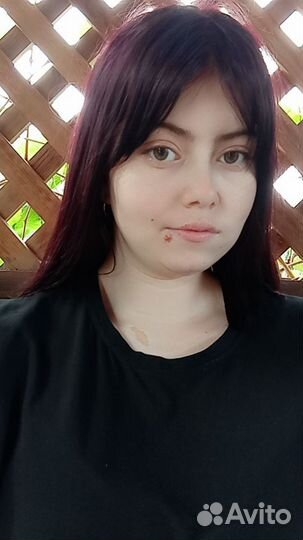 Работник выкладку товаров