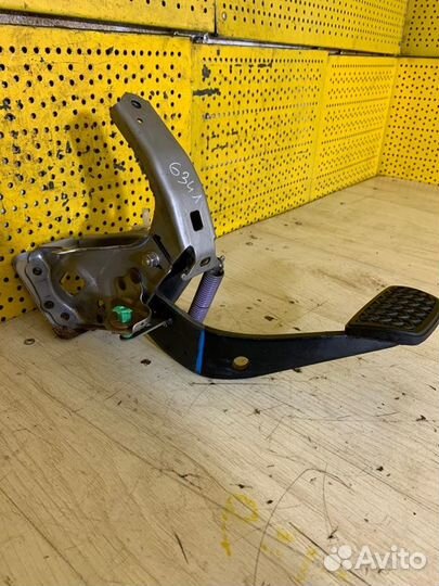 Педаль тормоза Toyota Land Cruiser 200 4.5