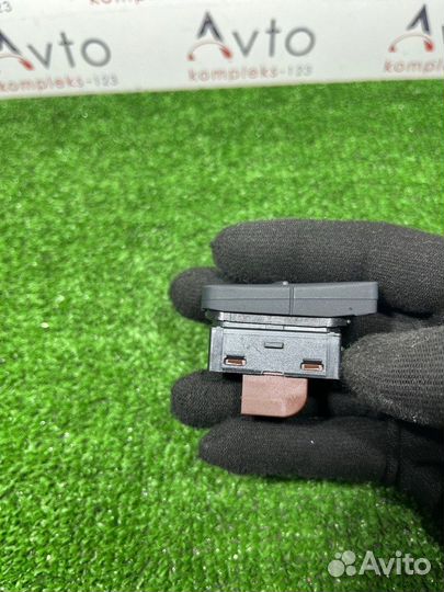 Кнопка центрального замка левая Audi A6 C7 2013
