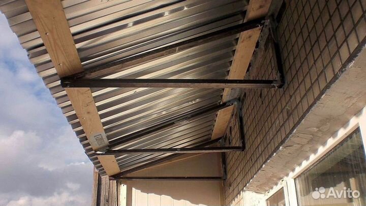 Крыша из профнастила для балконов