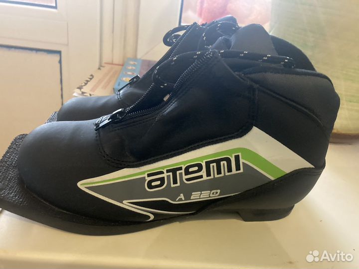 Лыжные ботинки