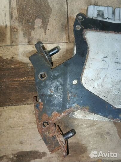 Блок управления двигателя Dodge Stratus 2002г 2,7л