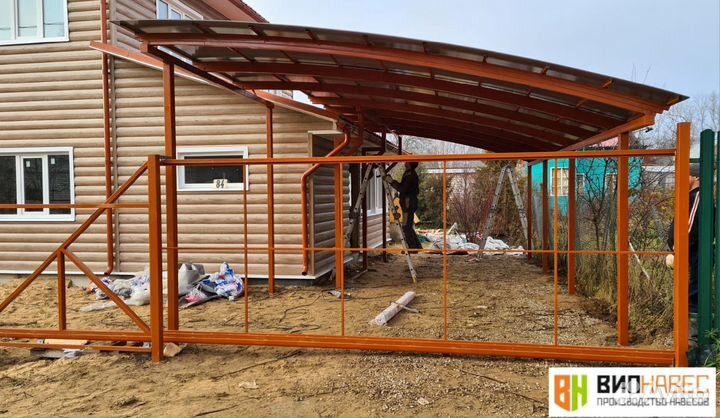 Забор из евроштакетника для дома качественно