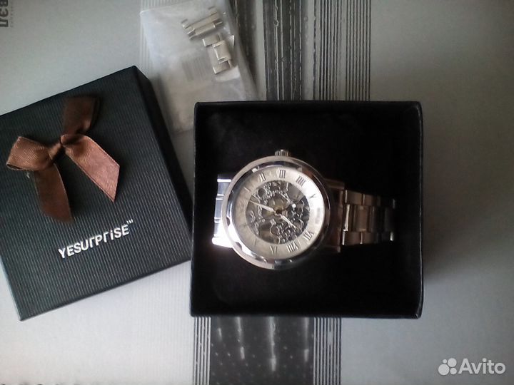 Часы механические 