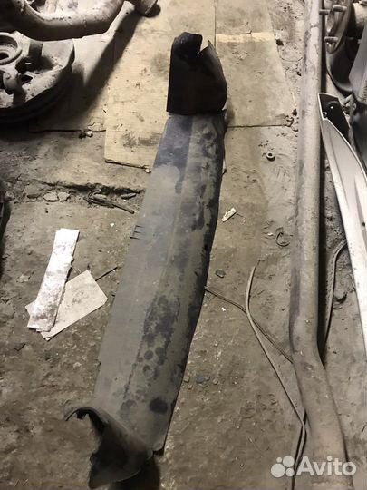 Пыльник дефлектор защита радиатора octavia A7