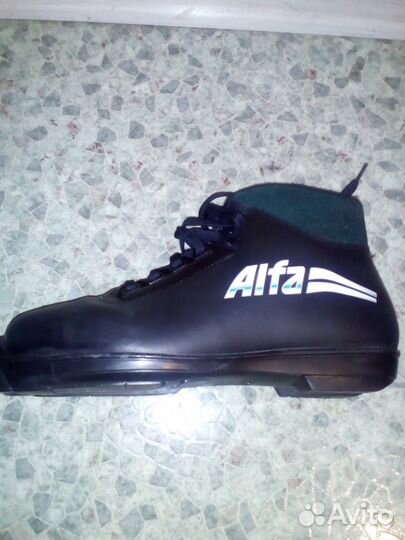 Лыжные беговые ботинки