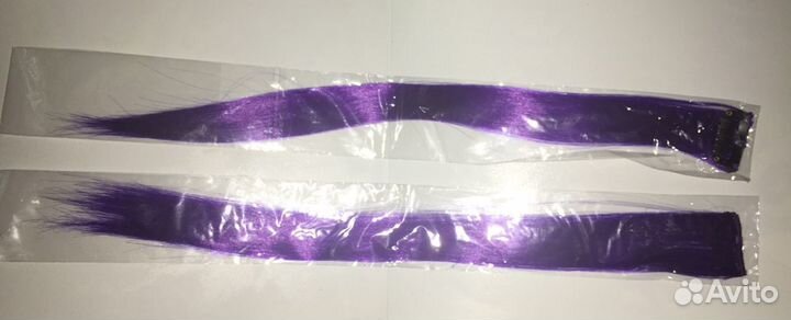 Фиолетовые пряди на заколке