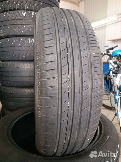 Yokohama BluEarth AE50 215/65 R17 99V