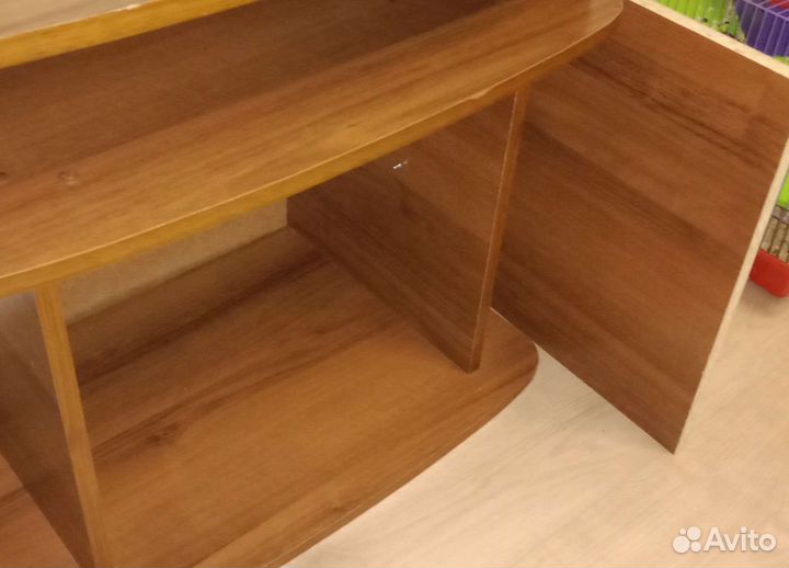 Тумбочка