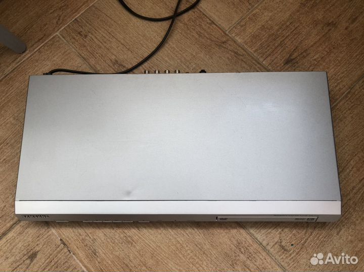 DVD-плеер Samsung DVD-P142