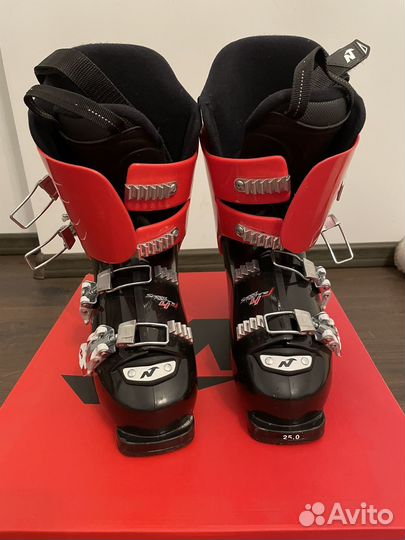 Горнолыжные ботинки детские