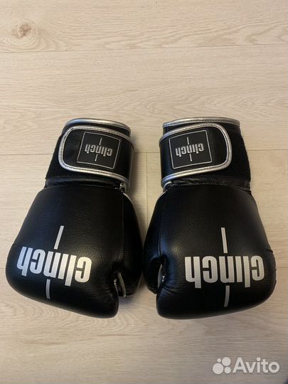 Боксерские перчатки clinch 12 oz