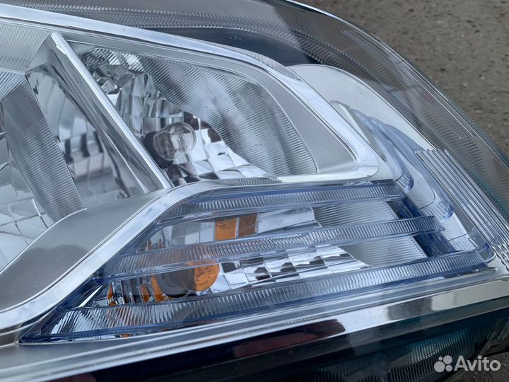 Фара передняя правая (з/ч - стекло) SX4, SX-4