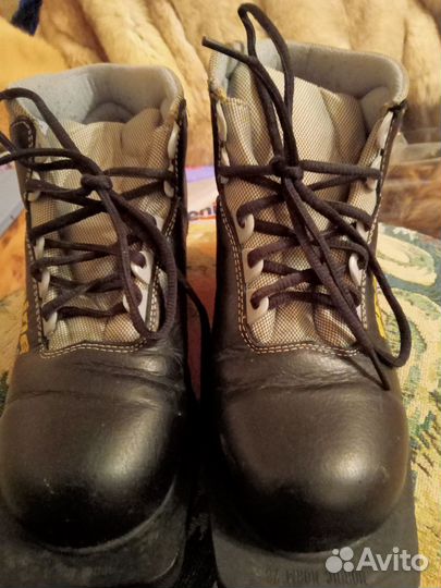 Лыжные ботинки