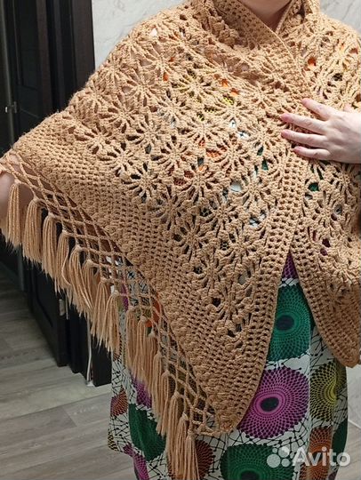 Шаль вязанная, ручная работа