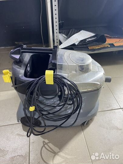 Моющий пылесос Karcher Puzzi 8 1