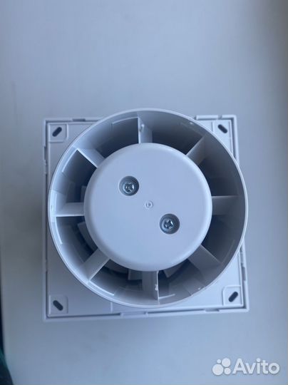 Вентилятор вытяжной Sapfir 100