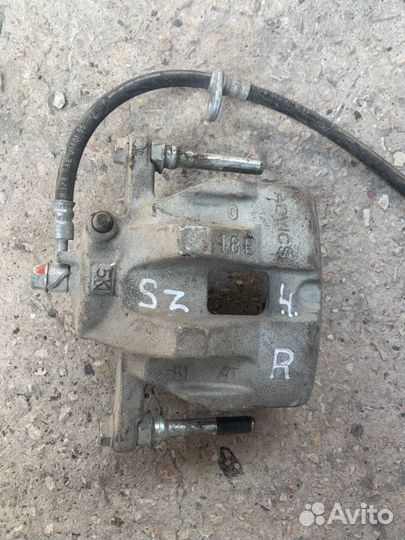 Суппорт передний правый Suzuki Grand Vitara JT