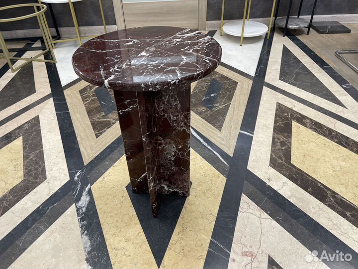 Столик из мрамора
