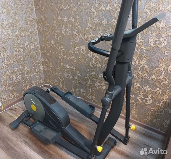 Эллиптический тренажёр