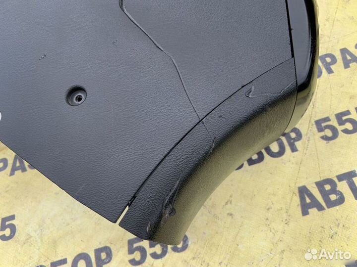 Консоль между сидений Kia Quoris