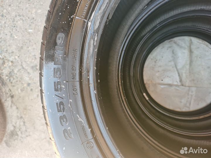 Dunlop Sport Maxx RT 235/55 R19 105Y