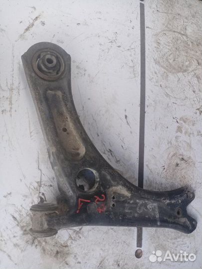 Рычаг передний левый Skoda Yeti 2014