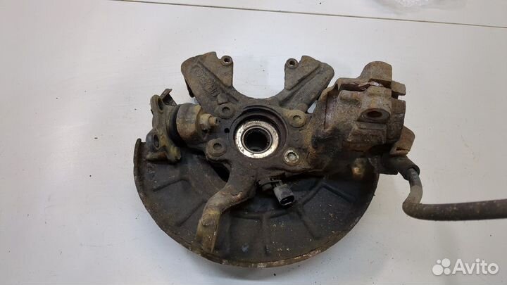 Ступица (кулак, цапфа) правая передняя Volkswagen Jetta 5