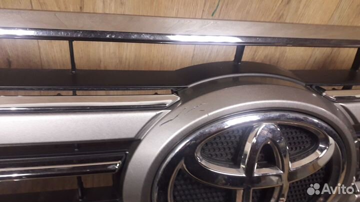 Решетка радиатора №7 Toyota Land Cruiser 200 2016