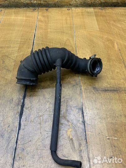 Патрубок воздушного фильтра Mitsubishi Colt 3A91