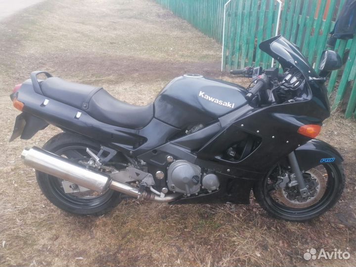 Kawasaki zzr 400
