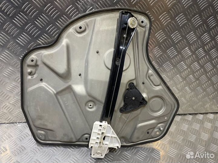 Стеклоподъемник задний левый Skoda Octavia A5