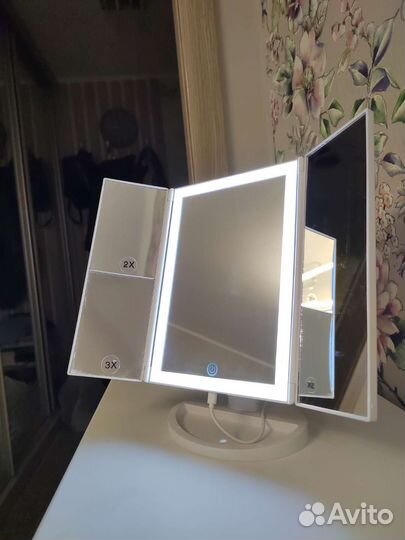 Зеркало с подсветкой настольное