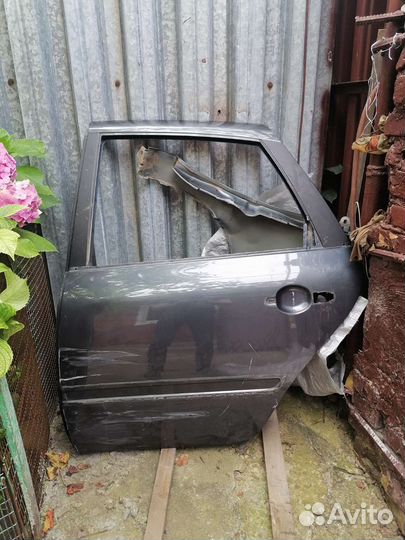 Левая задняя Дверь лада гранта лифтбек