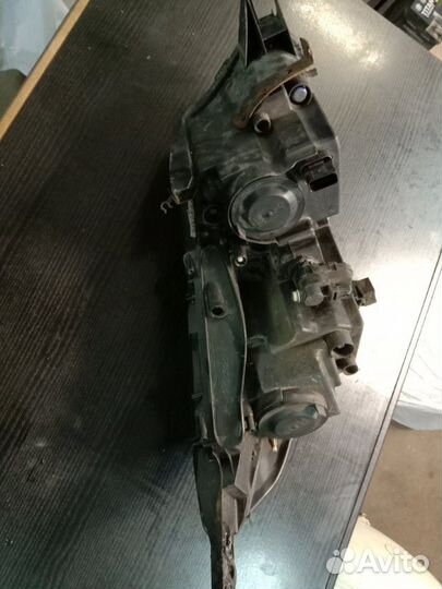 Фара галогеновая передняя левая Peugeot 2008 EP6C