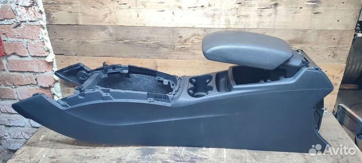 Подлокотник/консоль Audi Q5 8R