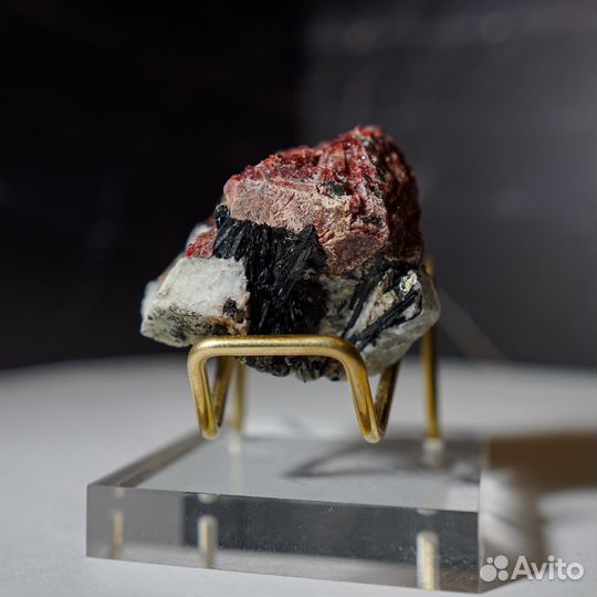 Эвдиалит, эгирин